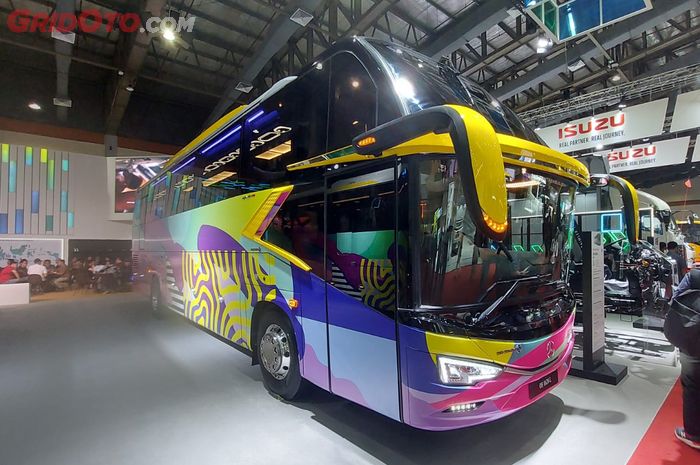 Ilustrasi, salah satu sasis bus DCVI, Mercedes-Benz OH 1626 L yang resmi diluncurkan di GIICOMVEC 2024.