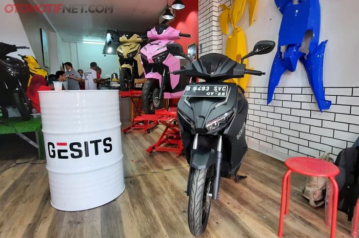 Pembiayaan motor listrik nasional, Gesits