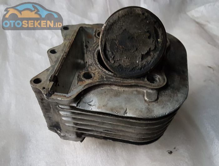 Blok Silinder dan Piston copotan untuk Suzuki Skywave dari Izzy Garage