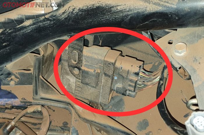 ECU Motor injeksi yang terendam banjir