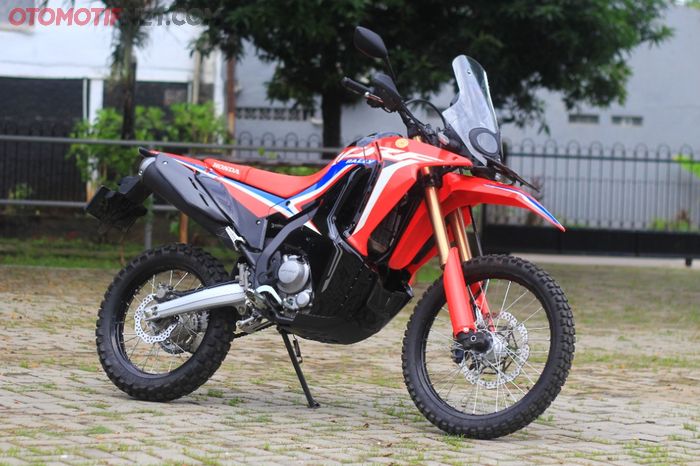 Honda CRF250 Rally 2021 pakai warna extreme red yang sporty