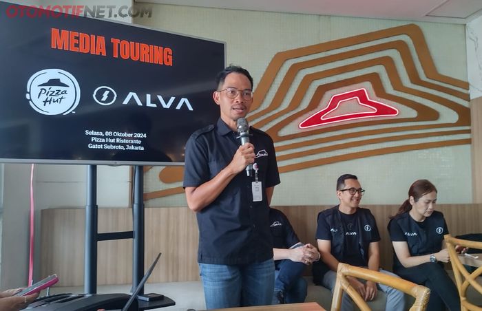 Boy Lukito, CEO Pizza Hut Indonesia, menyebut pemasangan Alva Boost Charging Station Alva masuk ke dalam program CSR Pizza Hut
