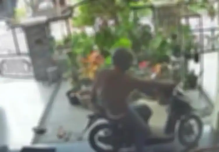 Lembek Banget, Kunci Setang Honda BeAT Jebol Pakai Kaki Kiri Maling