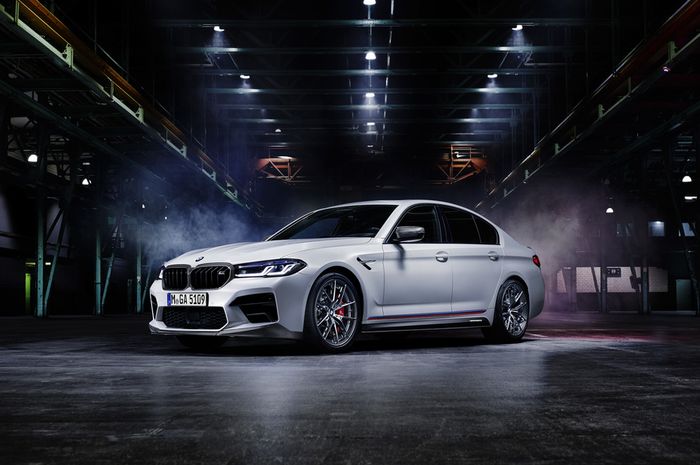 BMW Seri-5 terbaru dengan paket M Performance