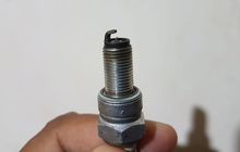Jangan Tunggu Mogok, Ini Ciri Busi Di Motor Bekas Minta Diganti