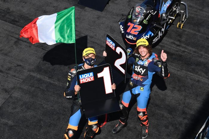 Luca Marini dan Marco Bezzecchi, dua pembalap SKY Racing Team VR46 di Moto2