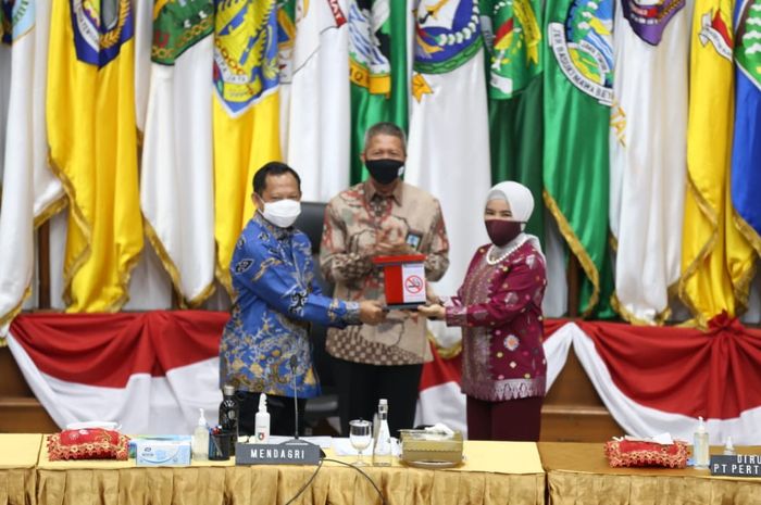 Pertamina dan Kemendagri menargetkan pada tahun 2020 akan membangun 4.558 unit Pertashop di seluruh Indonesia