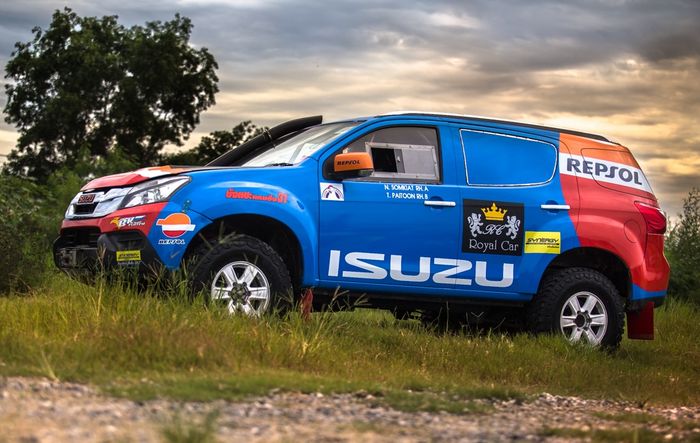 Modifikasi Isuzu MU-X punya kaki-kaki dengan spek rally