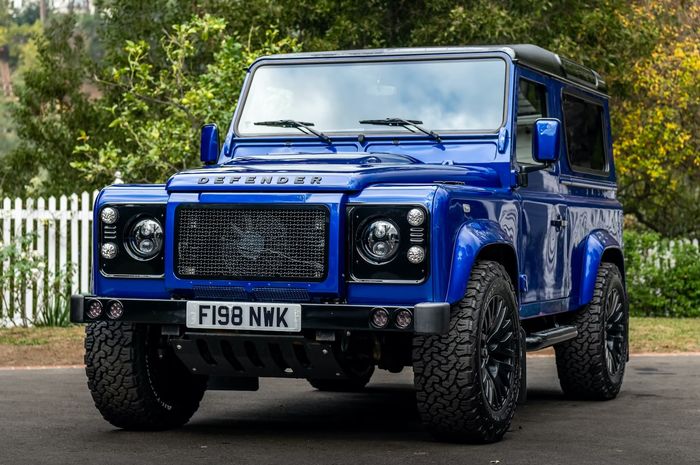 Land Rover Defender 90 milik Jenson Button