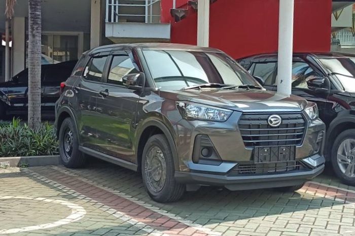 Review Daihatsu Rocky Tipe 1 2 M Di Balik Kepolosannya Tersimpan Fitur