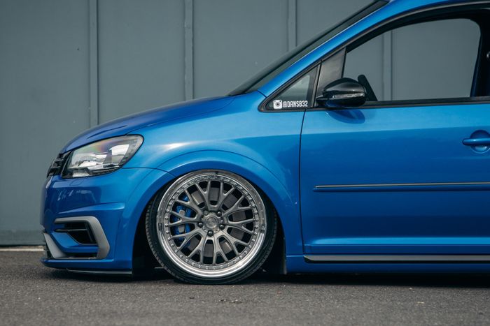 VW Caddy pasang pelek model akar lansiran ADV.1 ukuran 21 inci