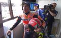 Terus Disorot Kamera, Ini Momen Rossi dan Marquez Canggung, Enggak Bikin Kontak Mata Sebelum Podium
