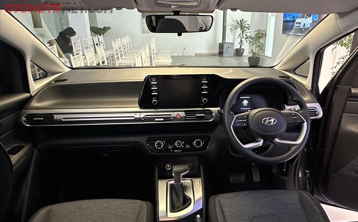 Hyundai Stargazer Essential 2023 tampil dengan dasbor baru