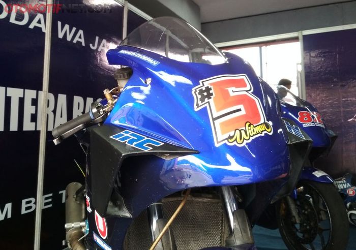 Aerofairing ala motor MotoGP dipasangkan di motor balap kejurnas IRS 250, Yamah R25