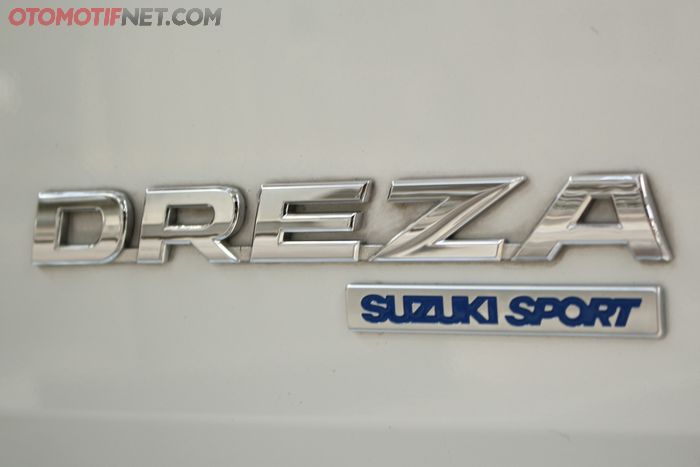 Emblem Suzuki Sport, kecil tapi nampol!