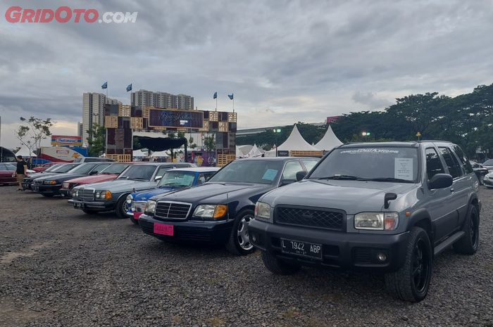 Deretan mobil bekas yang dijual di area Used Car Market Auto Kultur Indonesia 2022.