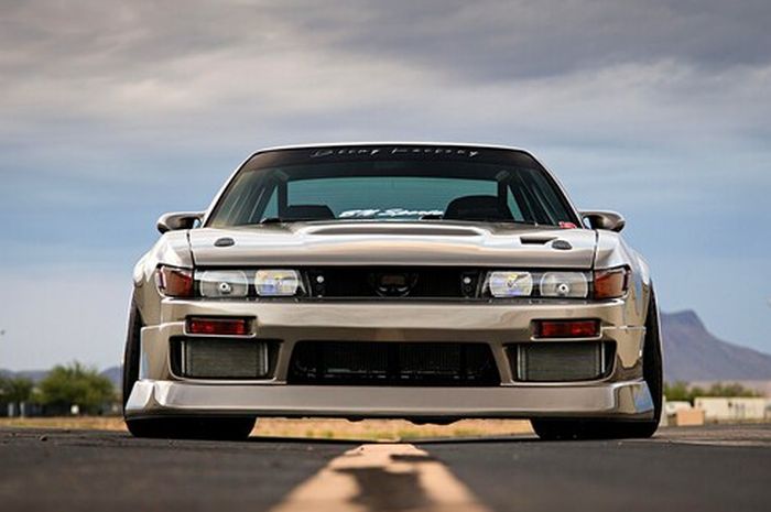 Modifikasi mesin Nissan Silvia S13 alias Nissan 240SX