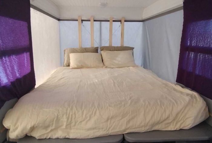 Tersedia tempat tidur di dalam trailer modifikasi VW Beetle