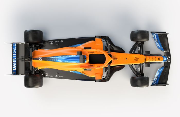 Tidak ada logo atau tulisan Mercedes-Benz pada mobil McLaren MCL35M