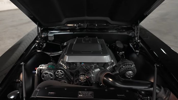 Restomod Chevrolet Camaro 1969 dibekali mesin GM LSA V8 850 dk