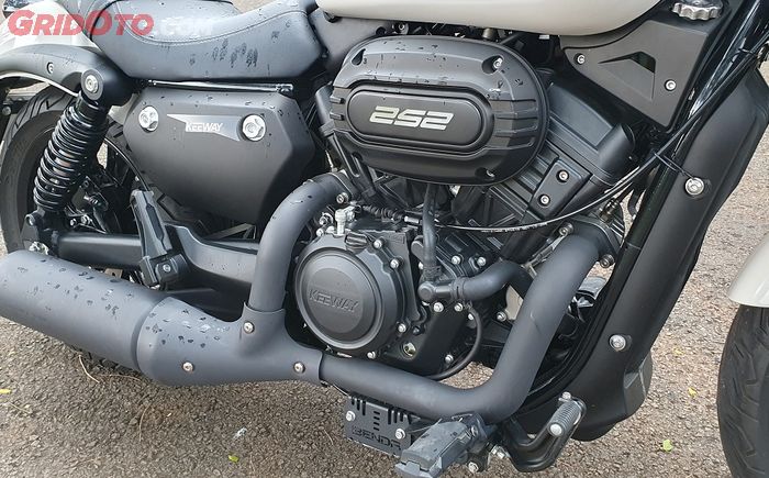 Keeway Benda V252C mengusung mesin 250 cc v-twin ala Harley-Davidson