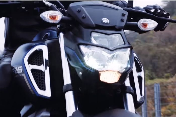 Desain headlamp Yamaha FZ-S