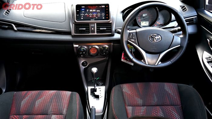 Interior Toyota Yaris Heykers
