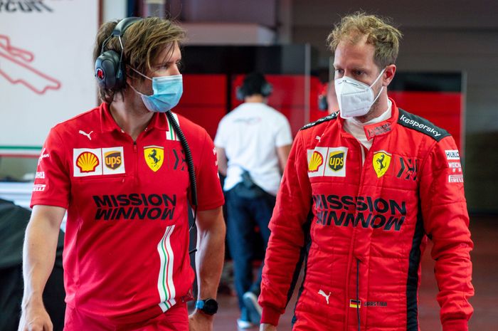 Sebastian Vettel (kanan) menyambut baik balapan pertama tahun ini di Red Bull Ring, Austria