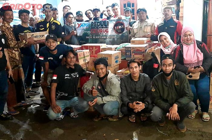 Gabungan komunitas motor lawas lakukan donasi untuk korban banjir bandang Sukabumi, Jawa Barat