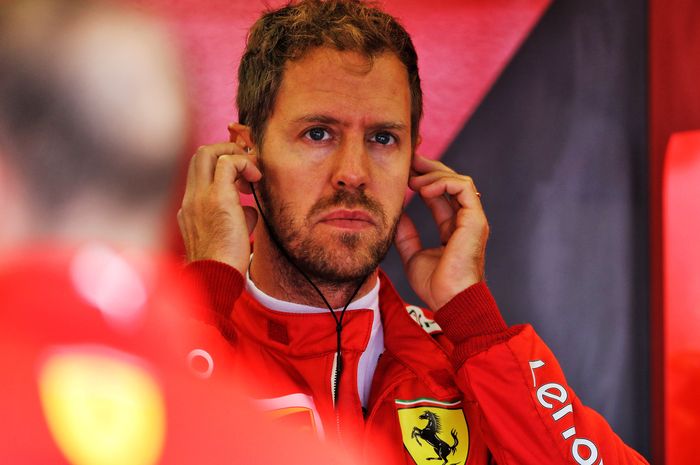 Meski gagal menjadi juara dunia F1 bersama tim Ferrari, Sebastian Vettel mengaku tak menyesal bergabung dengan tim asal Italia tersebut
