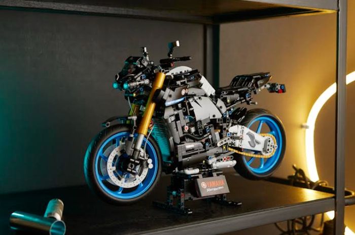 Miniatur Yamaha MT-10 SP dari LEGO Technic