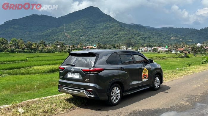 Ilustatsi Toyota Innova Zenix Bekas