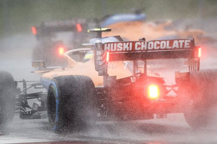 Sesi kualifikasi F1 Styria 2020 dalam keadaan hujan