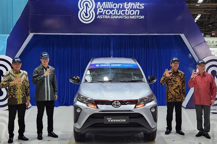 Seremoni peresmian pencapaian 8 juta unit produksi PT Astra Daihatsu Motor di Sunter Assembly Plant, Jakarta, pada 7 Juli 2023