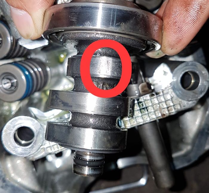 Ini bagian yang ngemal (Bubungan klep Ex Yamaha NMAX