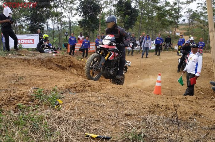 GS Trophy Qualifier Indonesia, Adu Ketangkasan Naik BMW G 310 GS