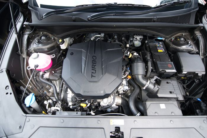 Mesin diesel Hyundai New Santa Fe berpadu transmisi kopling ganda 8 percepatan