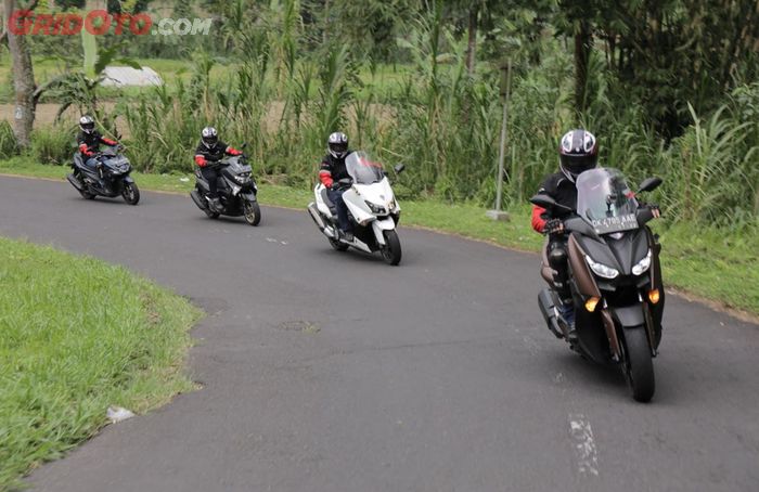 Rider saat melibas medan etape Denpasar - Lovina