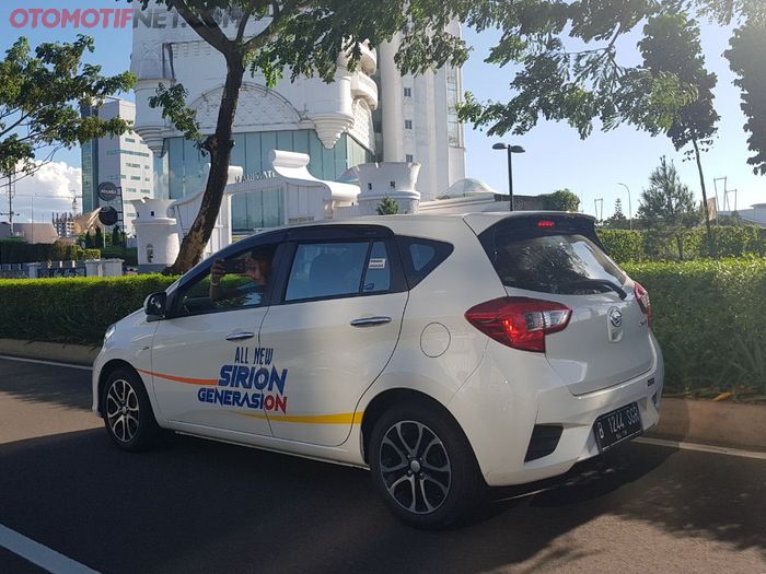 Bantingan suspensi Daihatsu Sirion 2018 cukup empuk