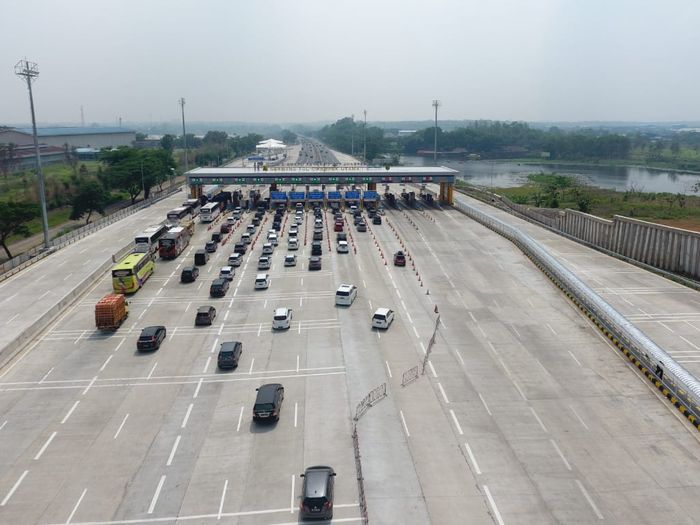 Jasa Marga mencatat total 521.739 kendaraan meninggalkan Jakarta.