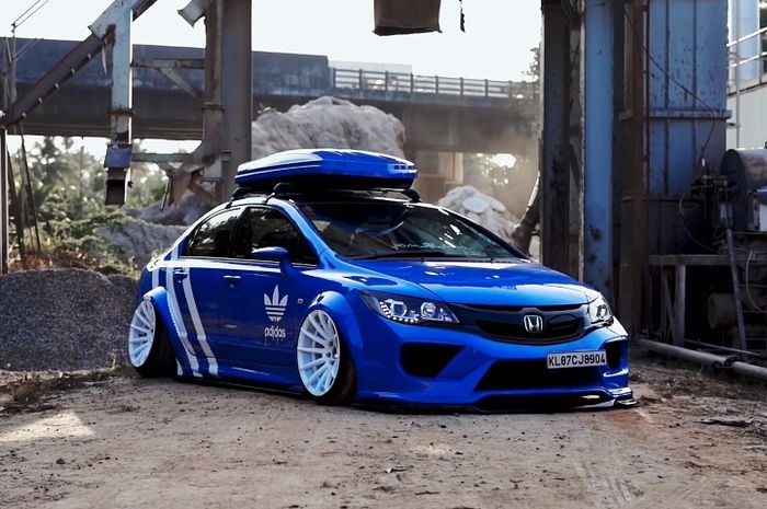 Modifikasi Honda Civic FD bergaya stance datang dari India