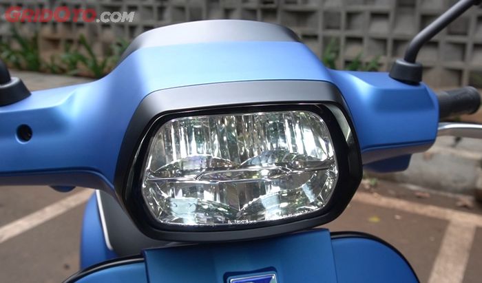 Lampu depan Vespa S 125 i-get 2020