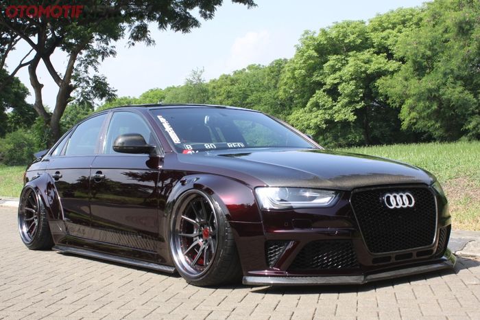 Audi A4 B8 Body Melar, Kap Dibuka Ada Mesin RS5, Rollbar Aja Carbon!