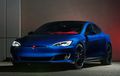 Tesla Model S Ganti Kelir Biru, Cocok Nih Jadi Mobil Superman!