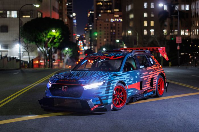 Honda CR-V Hybrid Racer adalah karya terbaru Honda Performance Development.