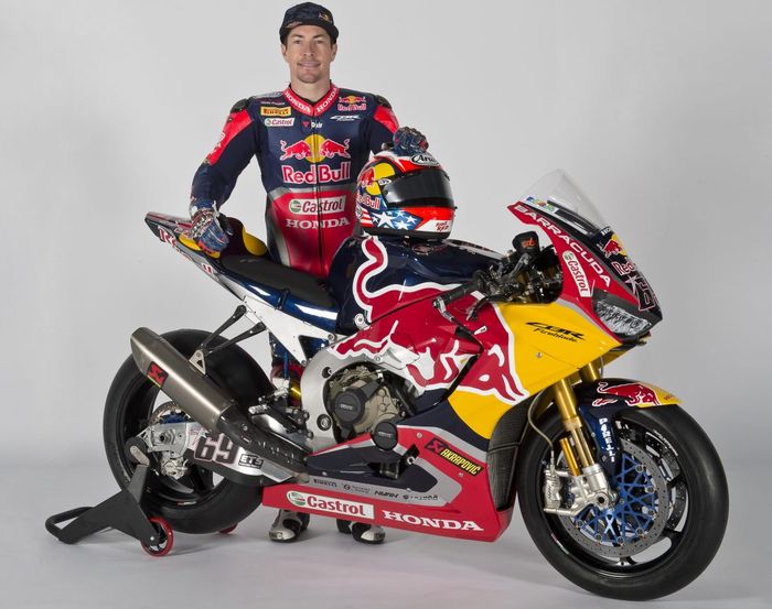 Nicky Hayden, di akhir hayatnya tengah berkompetisi di kejuaraan dunia superbike bersama tim Red Bul Honda