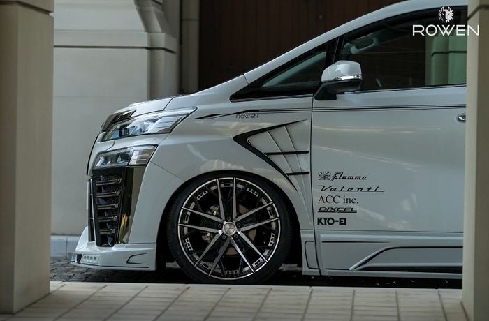 Modifikasi Toyota Vellfire ditopang kaki kandas dan pasang pelek 20 inci