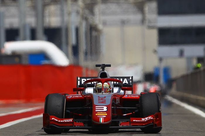 Sean Gelael tengah menjalani tes pramusim F2 yang kedua di Bahrain hari Rabu (21/3/2018)