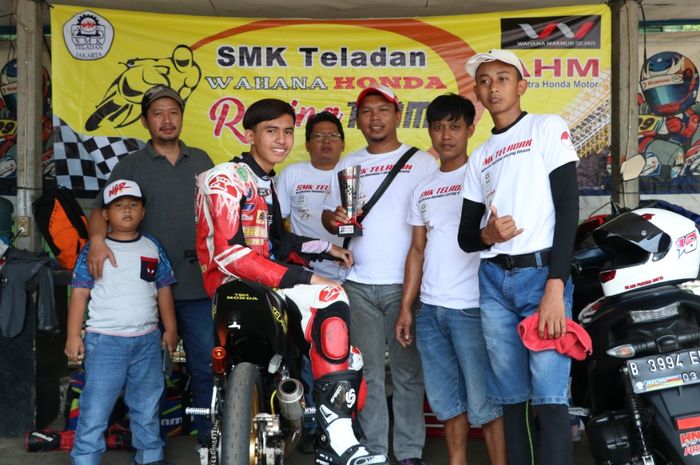 Tim SMK Teladan Wahana Honda Racing Tim