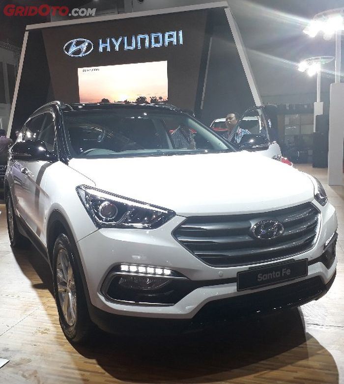 Hyundai Santa Fe SE